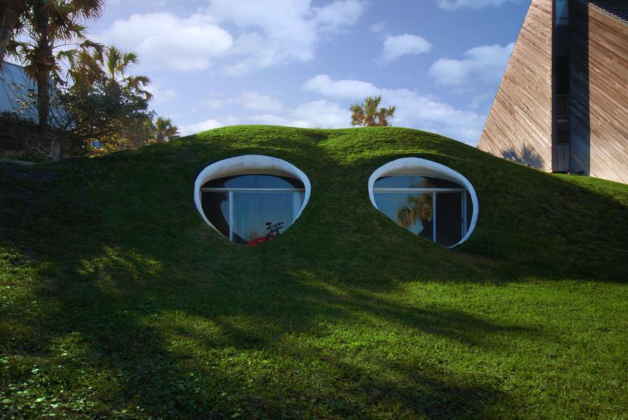 Cuando los huracanes atacan, la mejor solución es construirse una casa hobbit 7