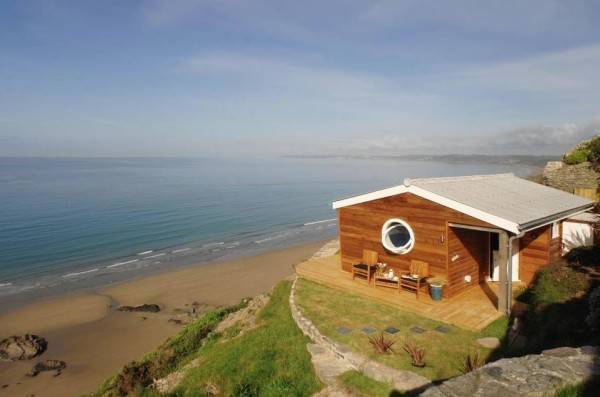 Una pequeña casa rural con encanto situada al lado del océano 12