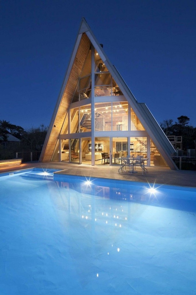Esta casa de al lado de la playa reinventa el diseño irónico de los 60 16