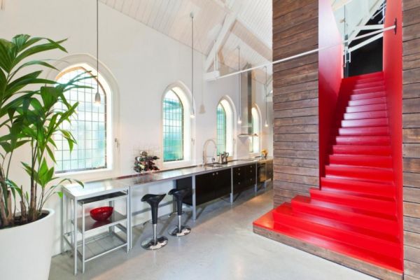 Histórica iglesia convertida en una casa privada en Holanda 5