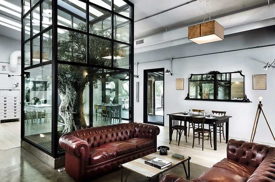 15 edificios donde los arquitectos respetaron los árboles en su ... Interior Ideas Edificio Patio