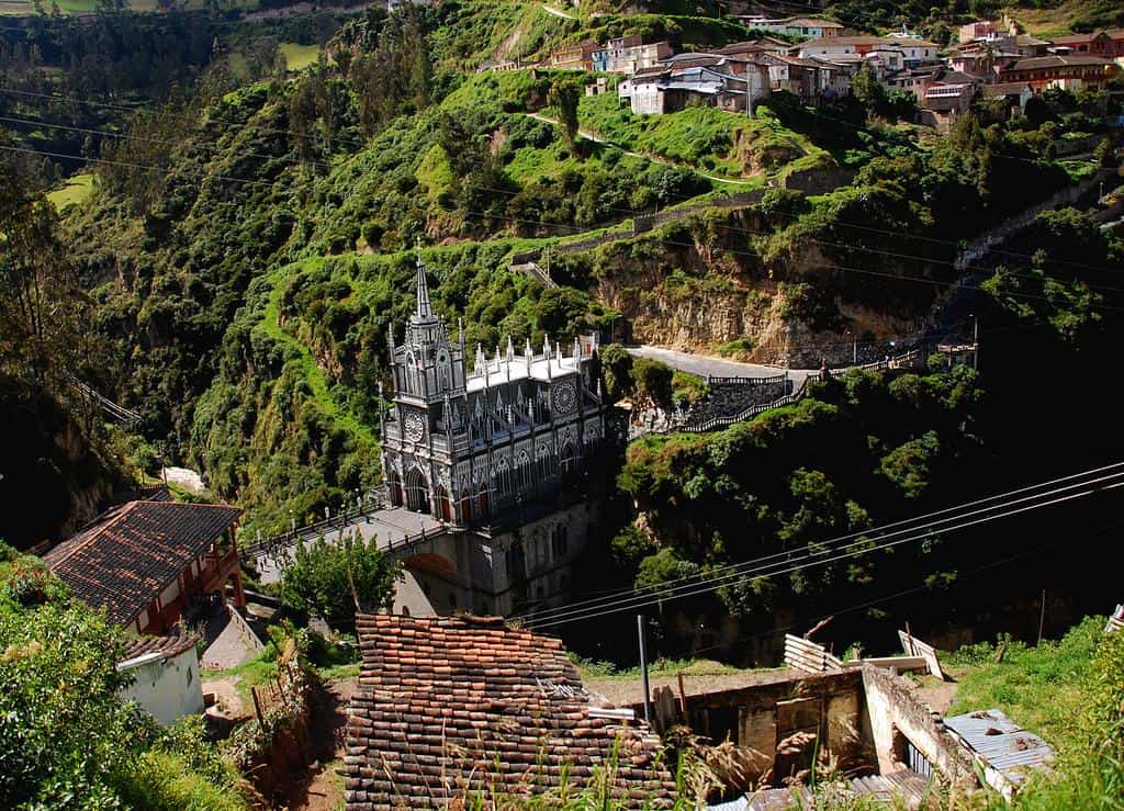 Edificios increíbles - Santuario de Las Lajas