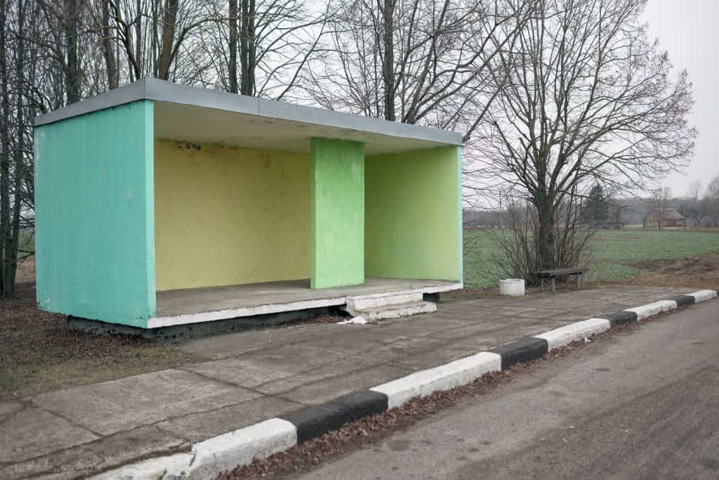 Arquitectura soviética parada de autobús - Lituania