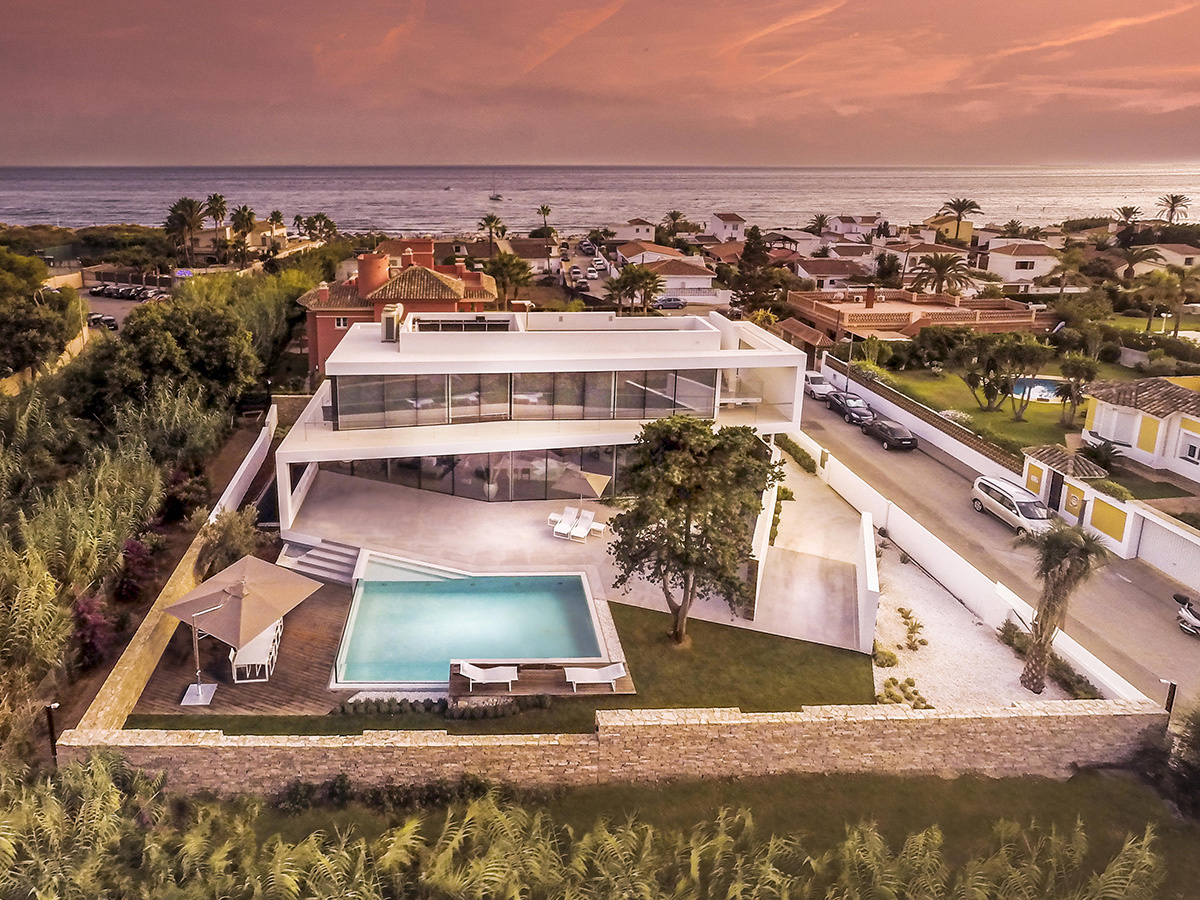 Casa moderna a orillas del Mediterráneo - playa a pocos metros
