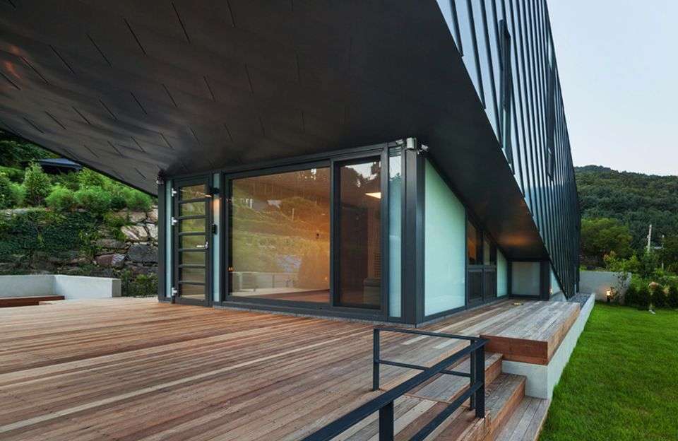 casa inclinada 4