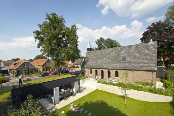 Histórica iglesia convertida en una casa privada en Holanda 2