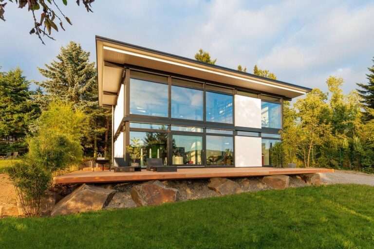 Esta casa prefabricada hace uso de un inteligente sistema modular