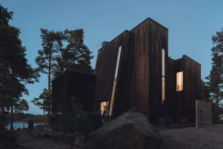 Residencia contemporánea con una clara inspiración en la arquitectura japonesa