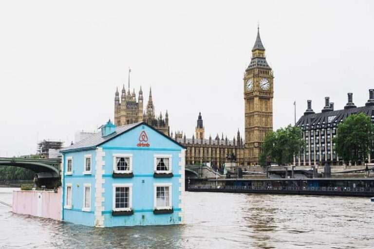 Una casa flotante dentro del río Támesis, ver para creer