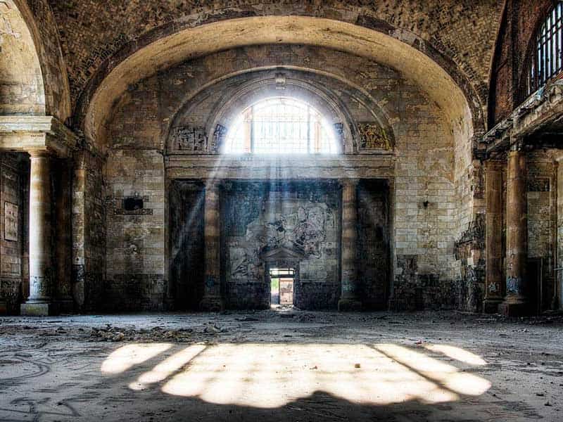 15 lugares abandonados que te atraerán por su espectacularidad