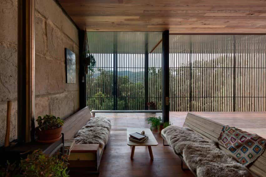 The Sawmill House la construida con bloques de hormigón
