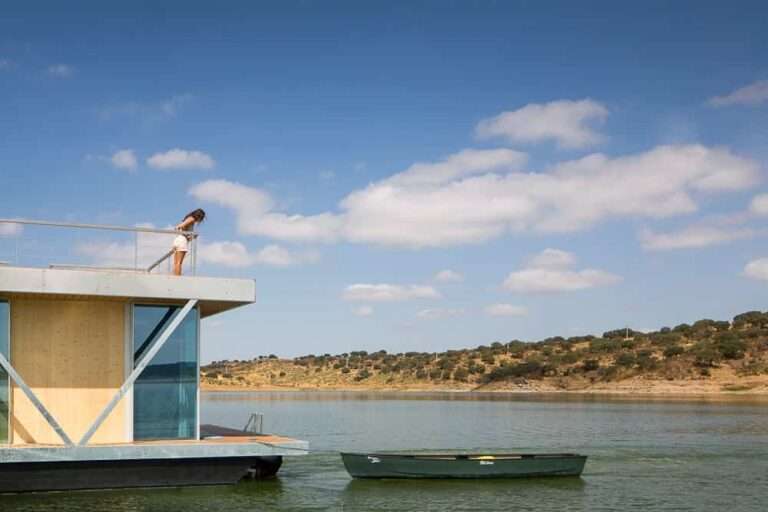 Espectacular casa flotante para estar en contacto con la naturaleza