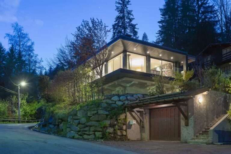 Chalet francés reconvertido en una moderna segunda vivienda