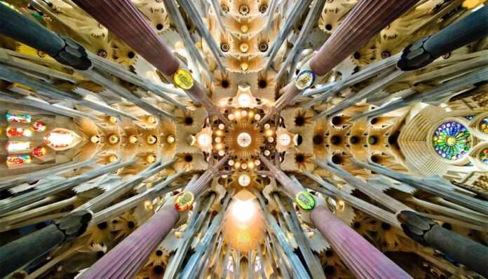 Arquitectura modernista sagrada familia