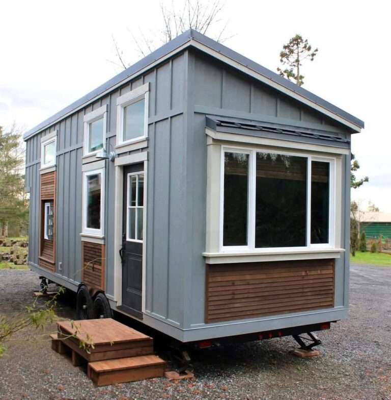 Este remolque pequeño esconde una gran casa en su interior
