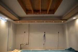 Cuando conozcas este cine en el sótano, querrás tener uno en tu casa