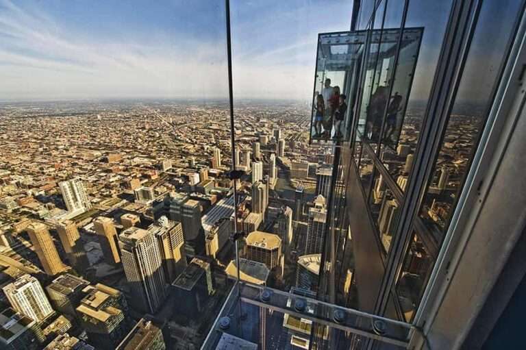 13 sorprendentes construcciones de cristal que te harán gritar