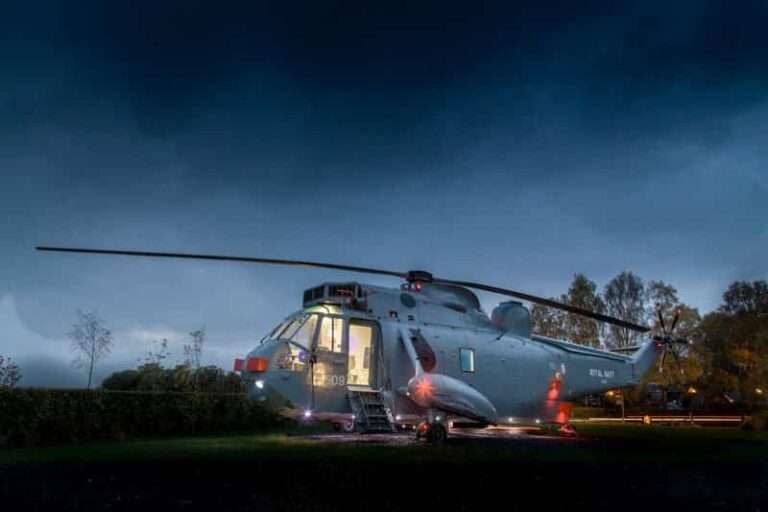 El interior de este helicóptero se ha transformado en una lujosa habitación de hotel
