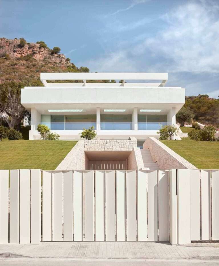 Casa de la Cantera, una vivienda situada en la cima de una ladera