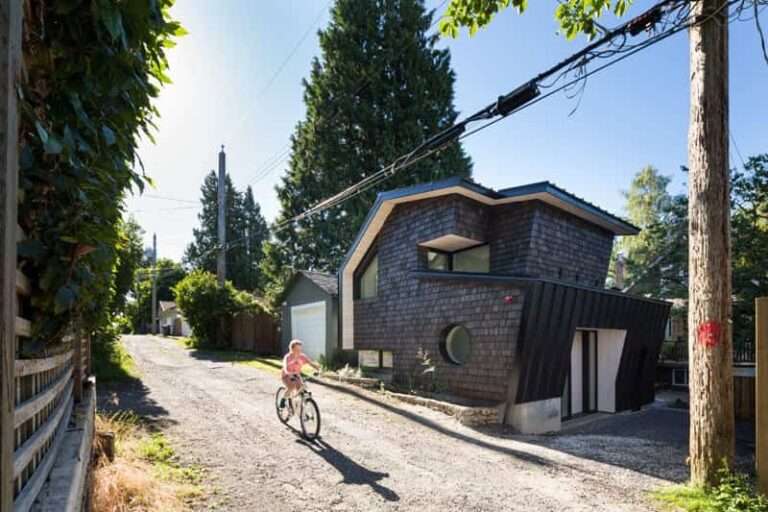 Diseño de una casa cubierta de tejas en Vancouver