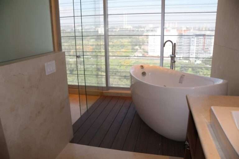 Sencillos consejos para decorar un baño de forma elegante