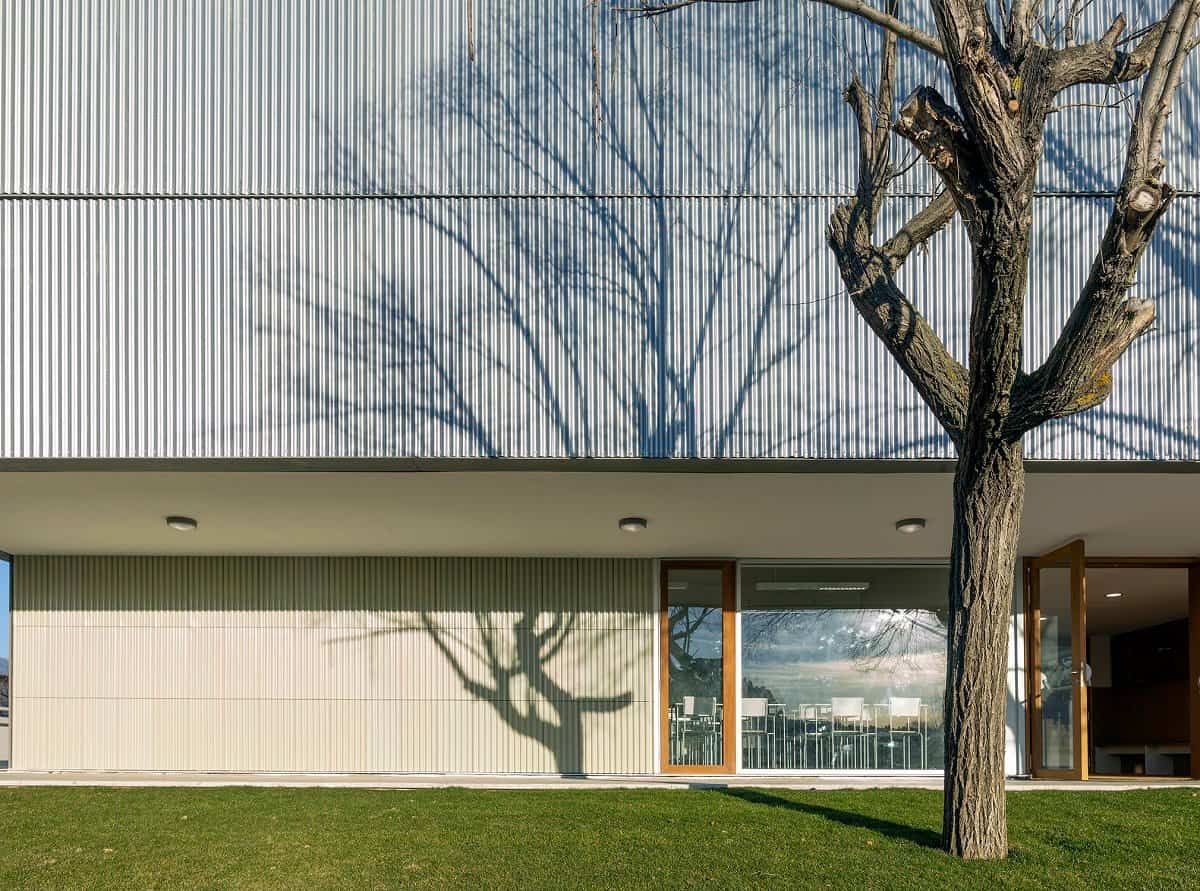 aulario b runnymede college campus rojo fernandez shaw arquitectos 3