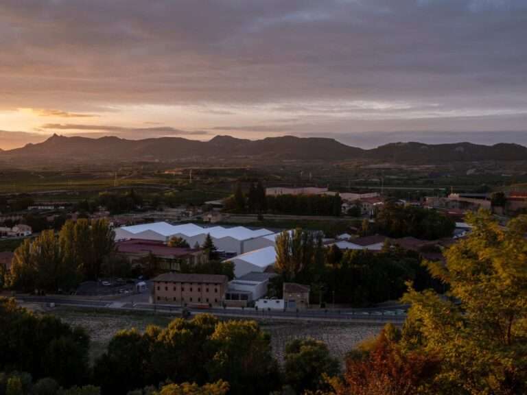 ÁBATON y su primera bodega: CVNE
