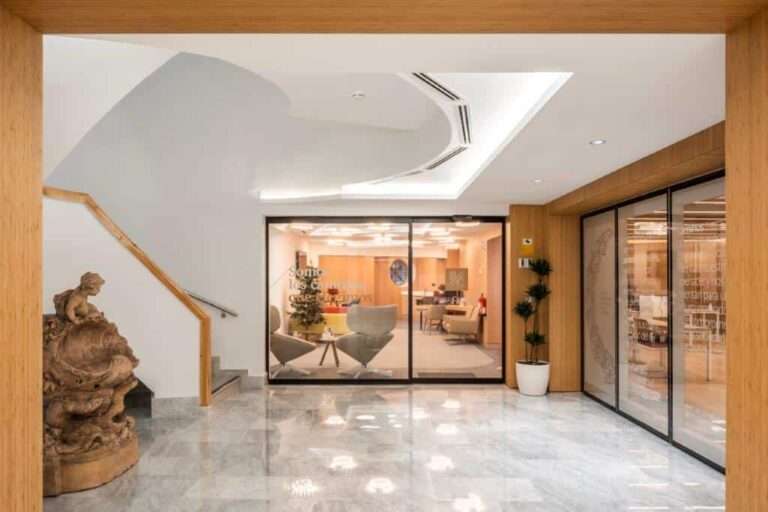 El bambú de Grupo GUBIA baña los espacios comunes del CICCP de Madrid