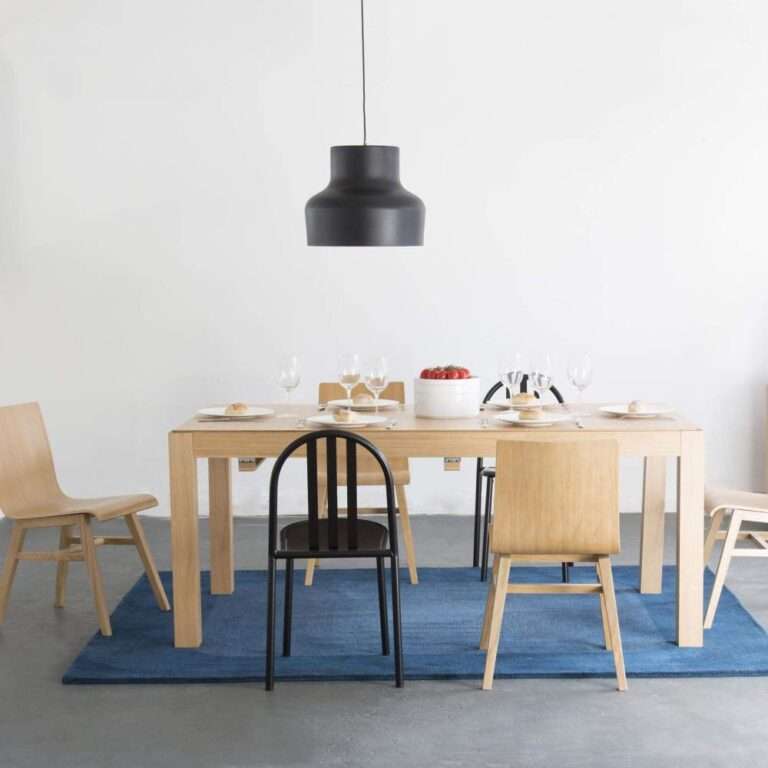 Mesa extensible: nuestra gran aliada para ahorrar espacio en el salón