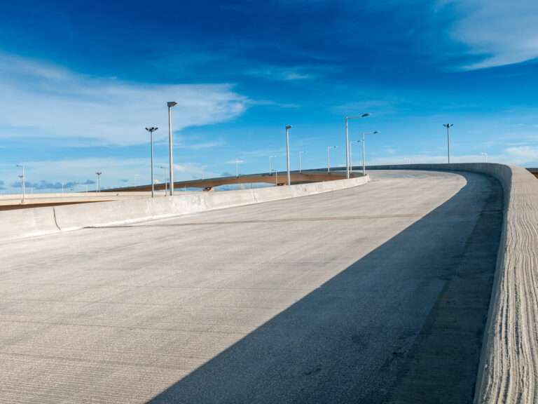 Las carreteras con firmes de hormigón son más económicas