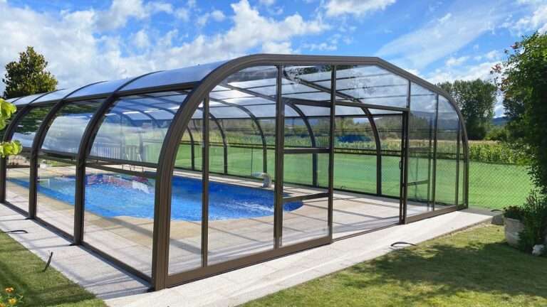 Cubiertas de piscinas, la mejor opción para disfrutarla durante todo el año
