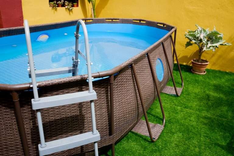 ¿Cómo decorar alrededor de una piscina desmontable?