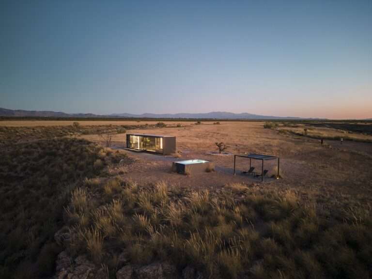 DistrictHive mejora sus instalaciones este verano: piscina, ducha exterior y lounge para observar las estrellas