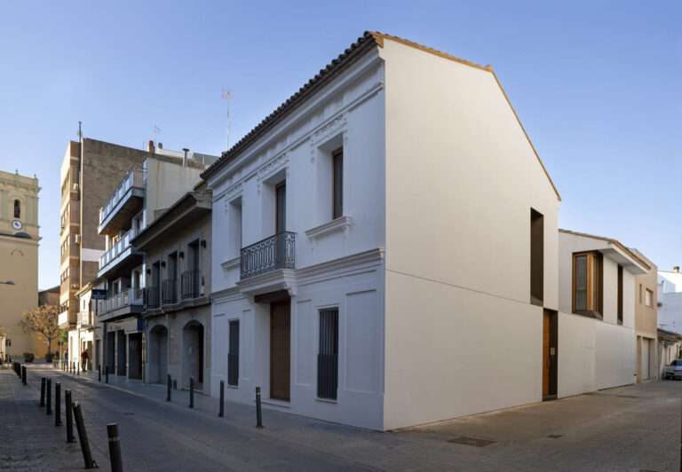 Casa Convent, un proyecto realizado por el Equipo de Arquitectura Mano de Santo