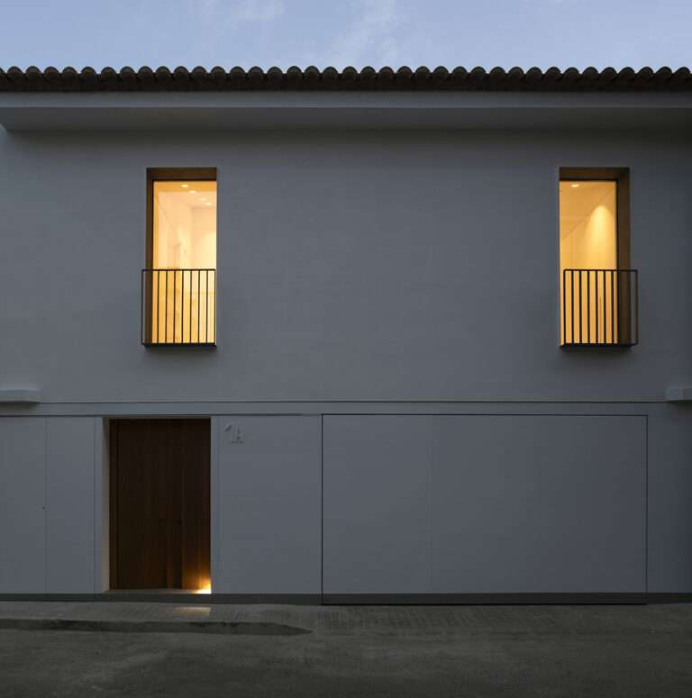 Casa Colón, una casa de pueblo con toques modernos