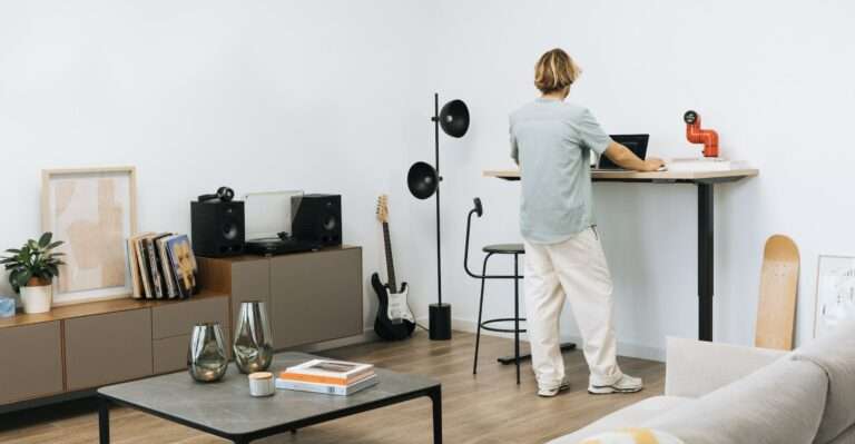 Las mesas elevables: Equilibrio entre salud y productividad en el trabajo