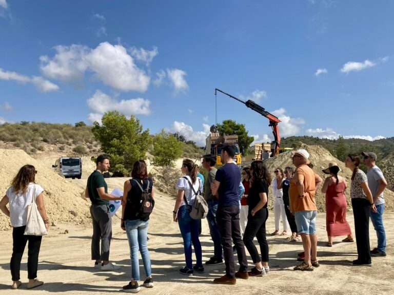 Montaje de una vivienda industrializada pasiva de ARQUIMA en Aigües