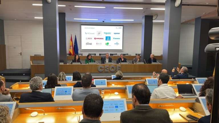 Más de 70 empresas asociadas al Clúster de la Edificación debaten sobre las asignaturas pendientes del sector