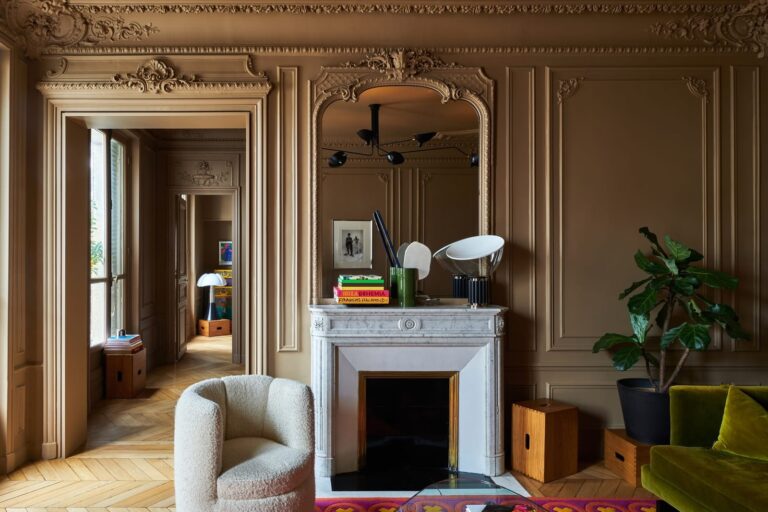 Renovación Contemporánea de un Piso Haussmaniano en París: Un Proyecto de Thibaut Picard