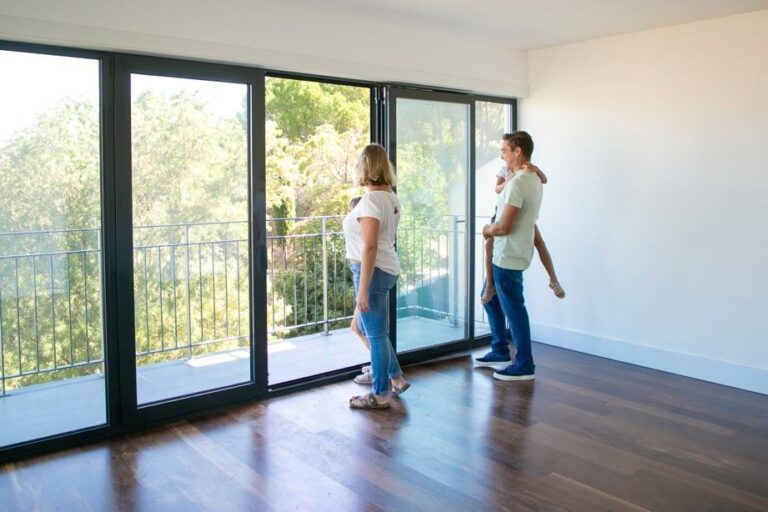 Renovación Elegante: Proyectos de Aluvidal en Aluminio para un Estilo Funcional en 2025