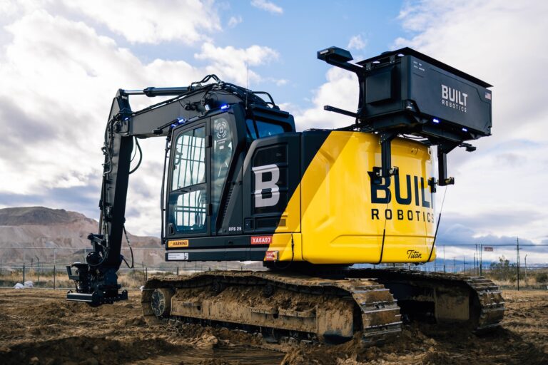 Built Robotics revoluciona la construcción de granjas solares con robots autónomos