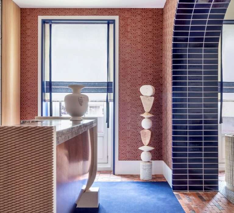 Miguel Muñoz viste su espacio en Casa Decor 2025 con el revestimiento mural Alata de ARTE