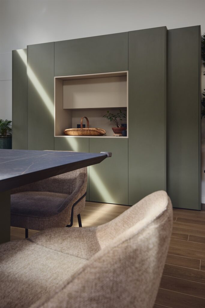 hogar contemporaneo entre pinos 4