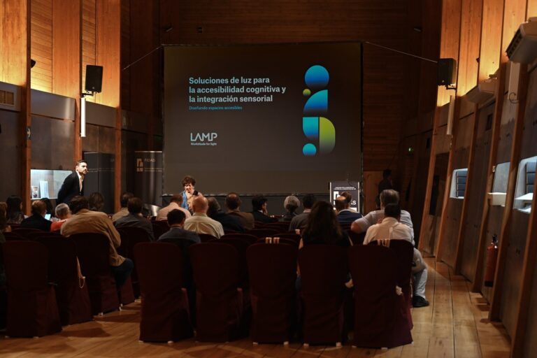 LAMP impulsa la reflexión sobre la luz y la accesibilidad cognitiva en Nexarq Sevilla