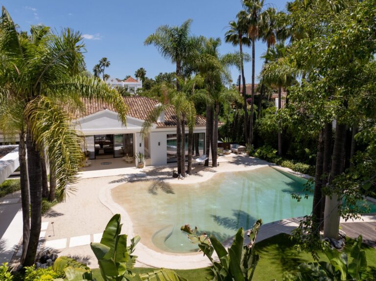 Casa Cenote, un refugio de serenidad y espacios secretos en la Costa del Sol