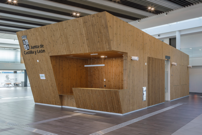 Madera termotratada Lunawood de Gabarró para la remodelación de la estación de autobuses de León