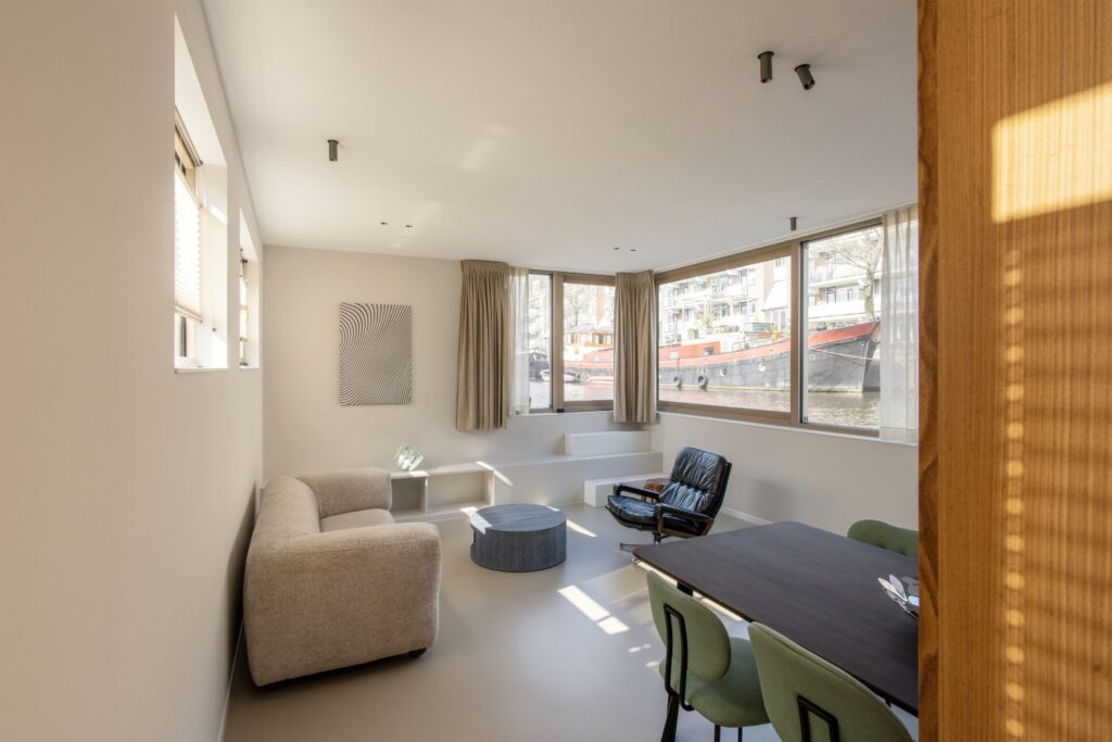 HIMACS transforma una casa flotante en Amsterdam 19