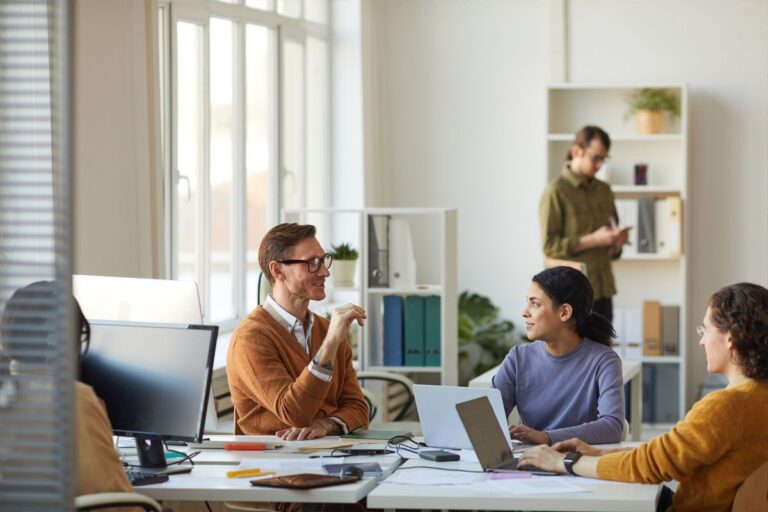 Arquitecto Incrementa Productividad un 80% con IA y Obtiene un Día Libre Semanal